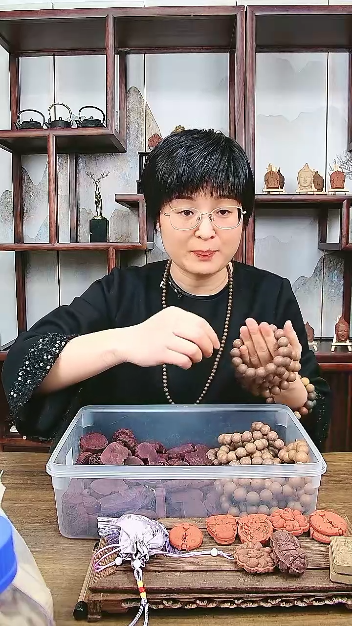 【闪购商品】盲盒香香方手串随机发