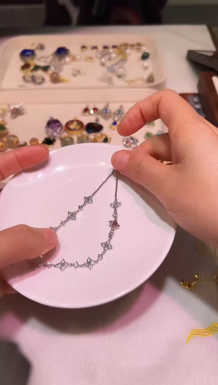 银S925镶嵌手链海蓝宝石1212m037多样性发其一