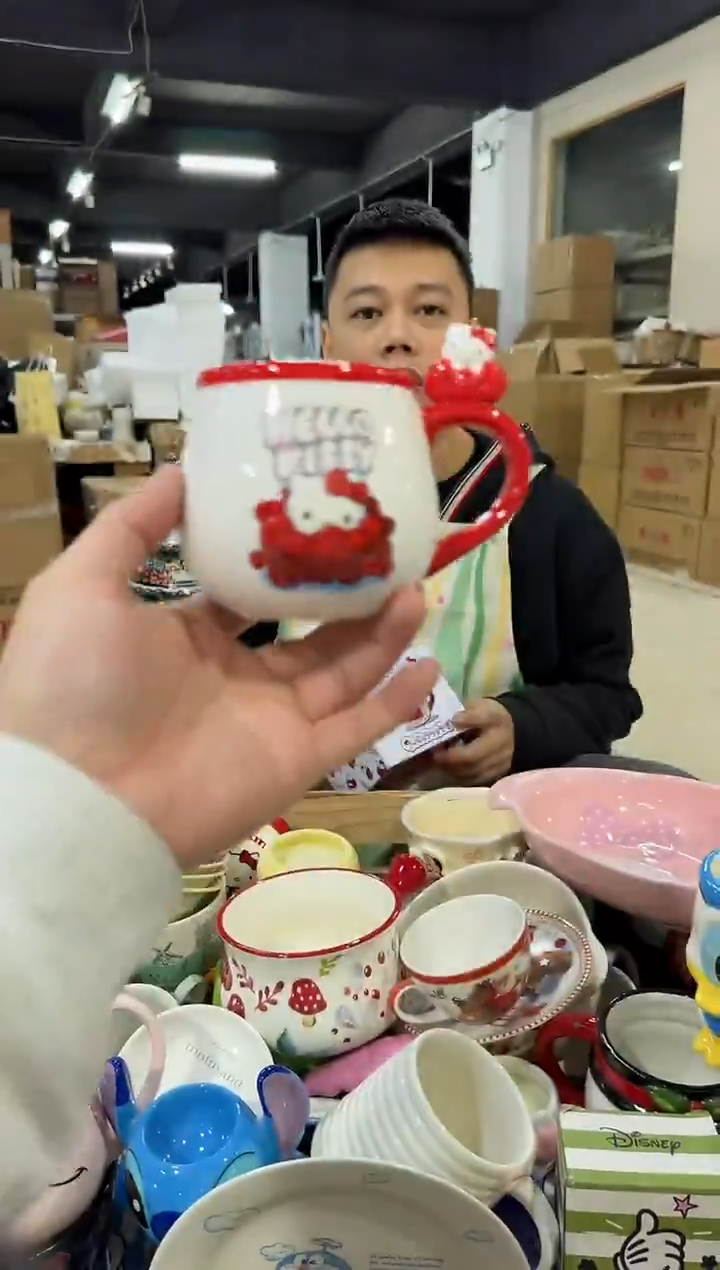 瓷片kt猫大肚公仔杯