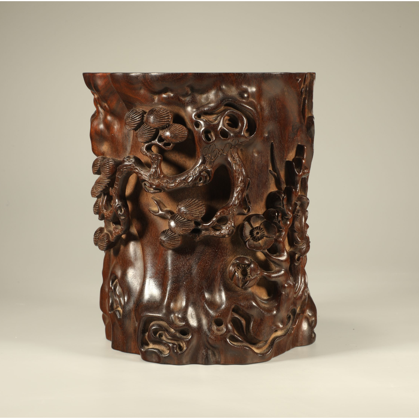 文华开物第216期拍品 12 清代 紫檀雕松竹梅笔筒