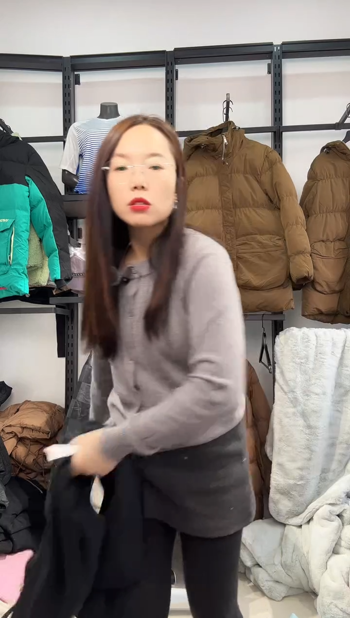 2499 闪购编码  运动卫衣裤以直播间过款为准 尺码  ·  