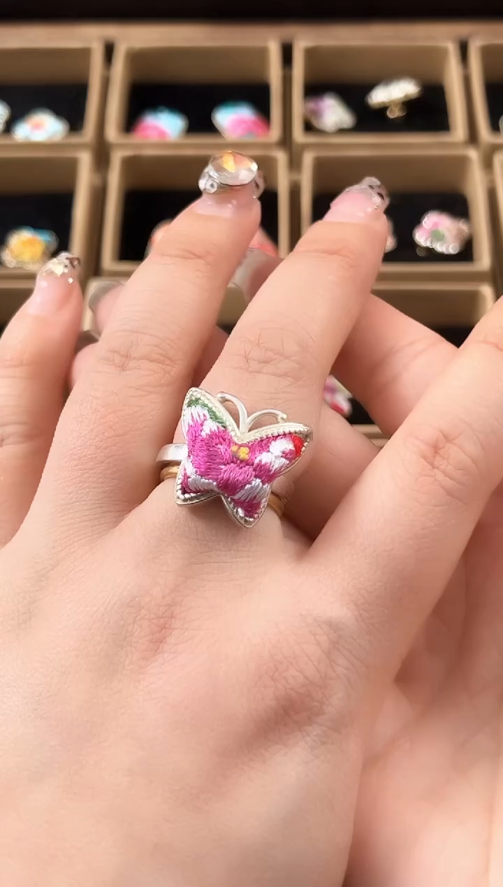 【闪购商品】织绣民族风老绣饰品358