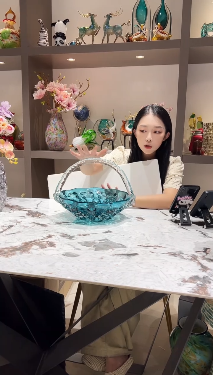 蓝色提篮琉璃果盘