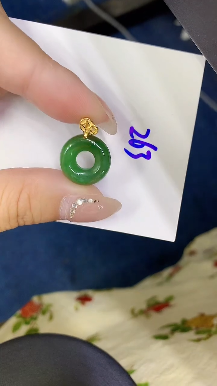 颈饰未镶嵌翡翠缅甸天然翡翠A货