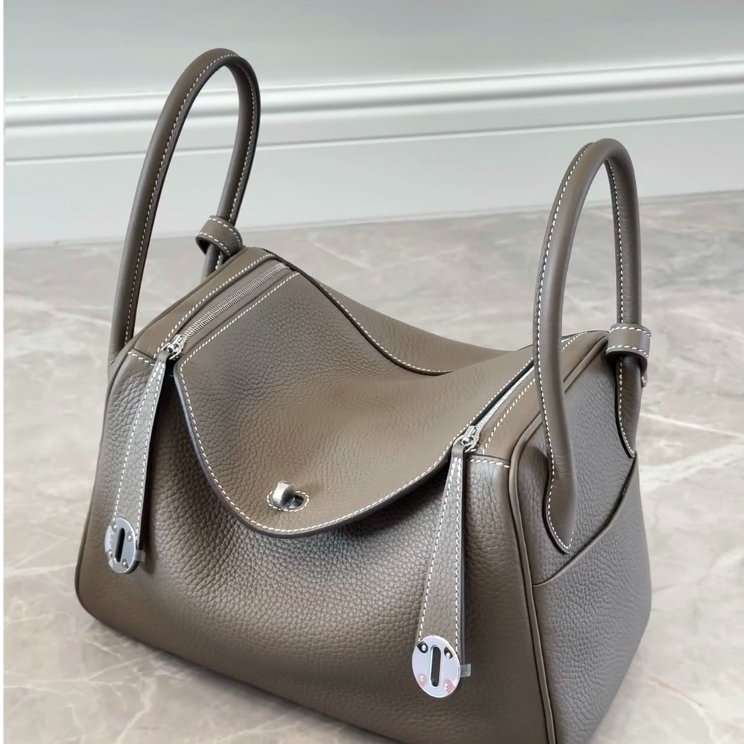 99新 Hermes/爱马仕 lindy26大象灰单肩包银扣D刻