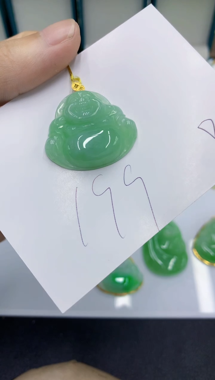 颈饰18K金镶嵌翡翠翡翠