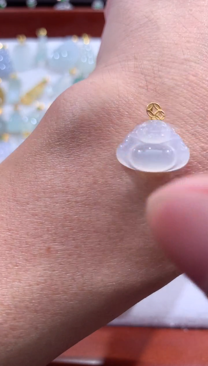 颈饰18K金镶嵌翡翠翡翠