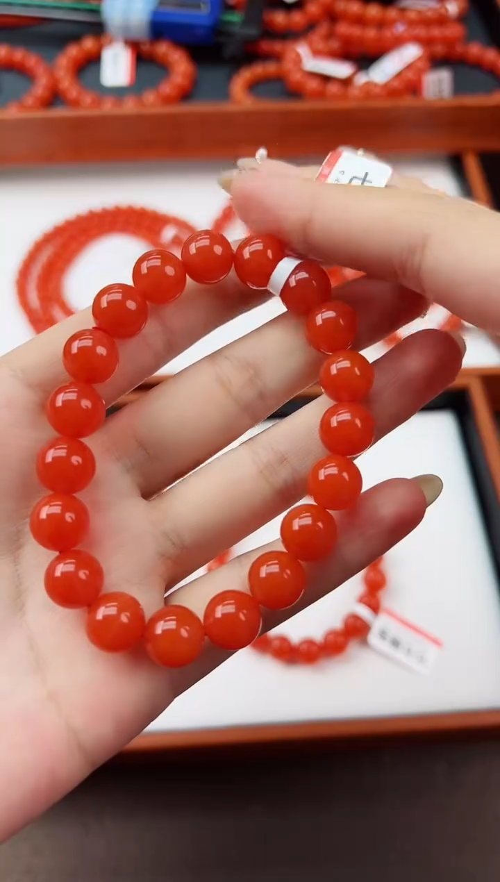 【闪购商品】南红玛瑙手串未镶嵌滴水洞亮光高高品10+一条