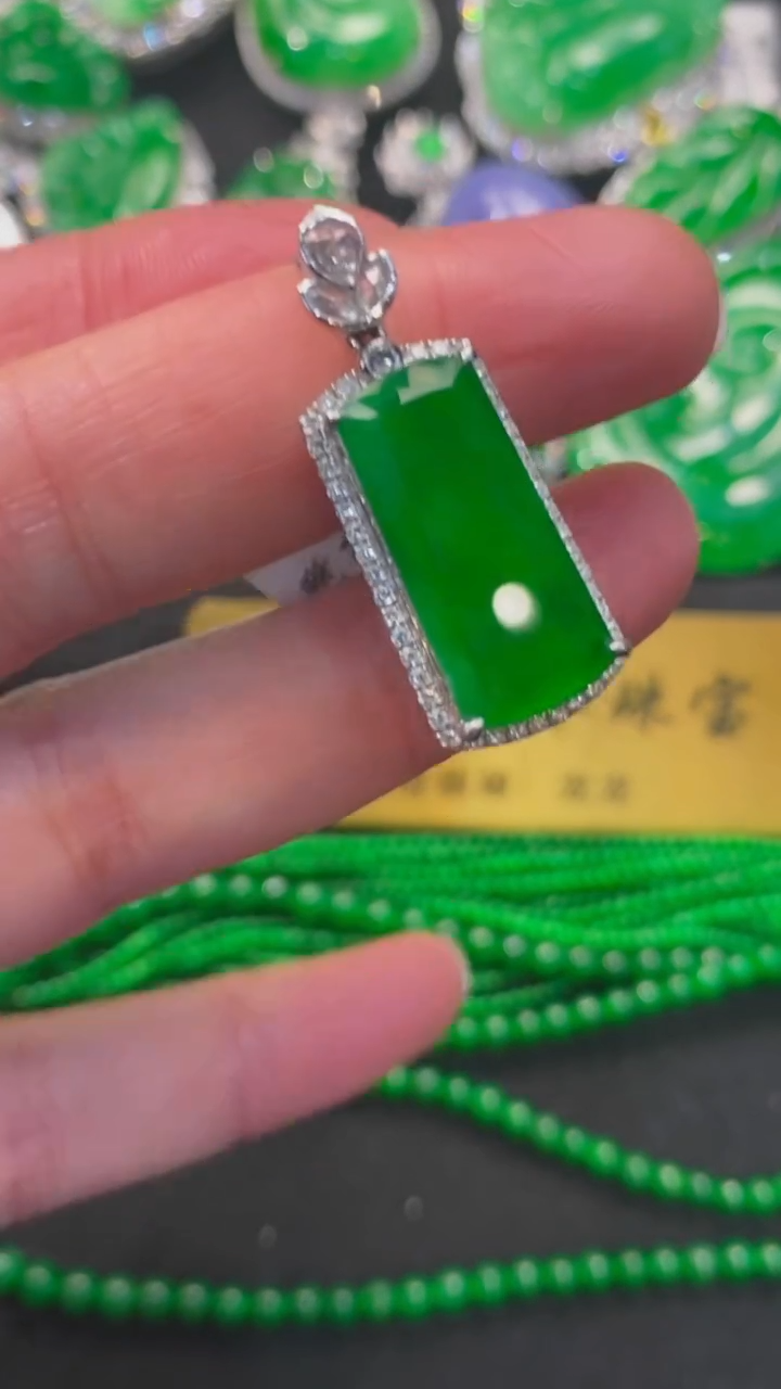 【闪购商品】翡翠吊坠(不含链)未镶嵌无事牌