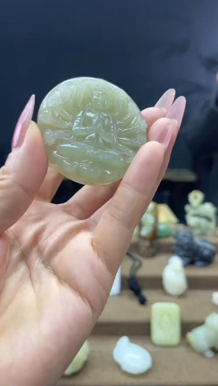 颈饰未镶嵌和田玉1