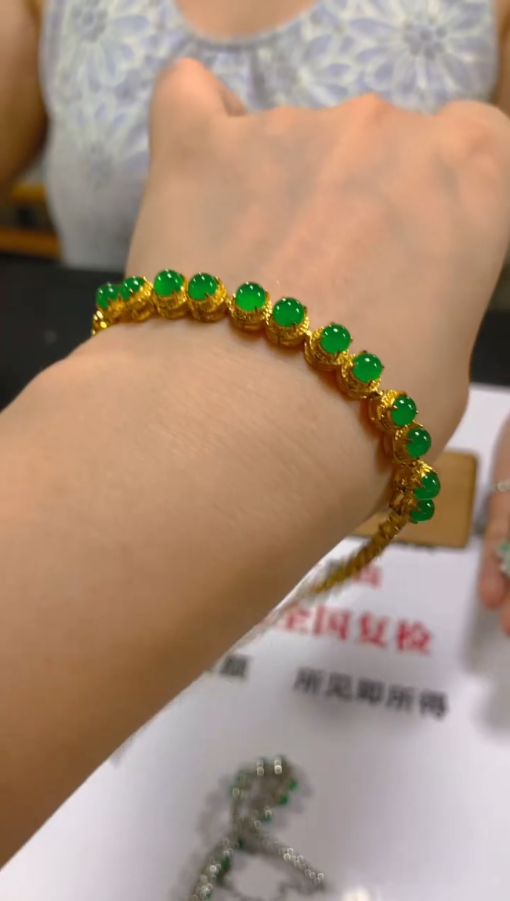 未镶嵌手链翡翠多样性发一