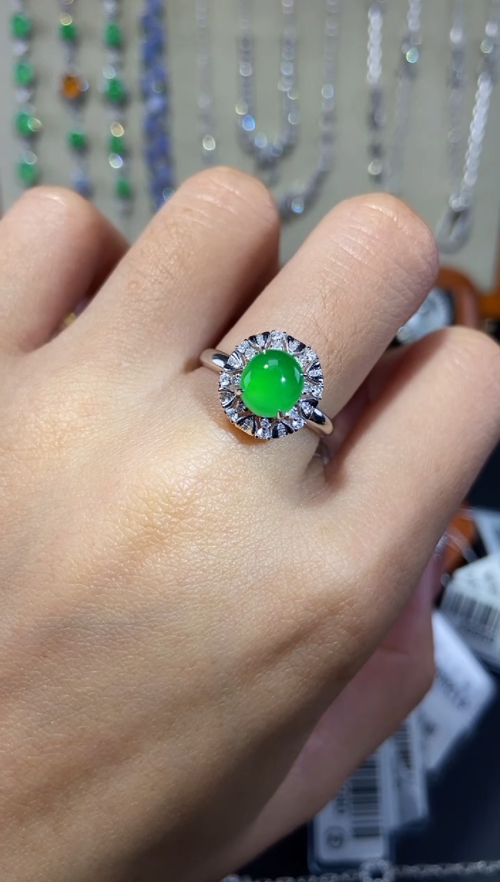 【闪购商品】翡翠颈饰18K金镶嵌戒指