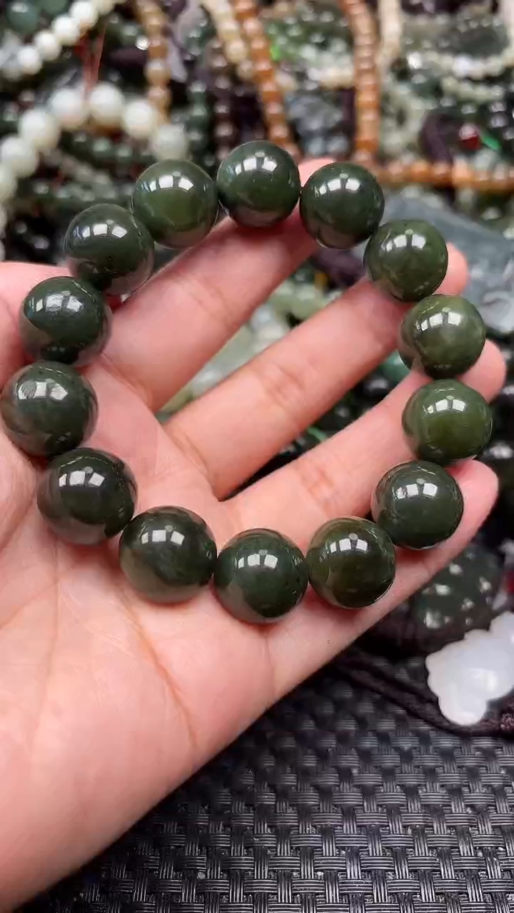 和田玉未镶嵌颈饰1