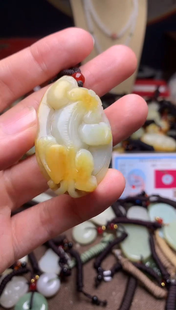 颈饰未镶嵌和田玉新疆料青海料清水和田玉吊坠