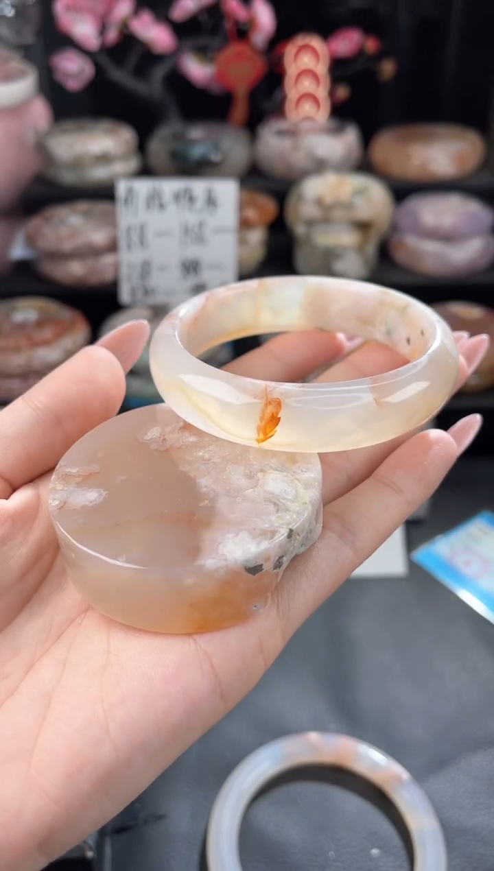 【闪购商品】石英质玉手镯未镶嵌57