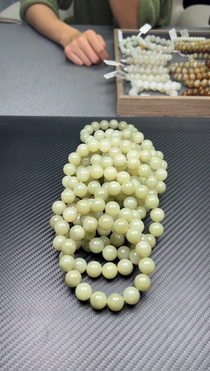 未镶嵌手串和田玉若羌微色差卡14多样性发货拍一发一mL