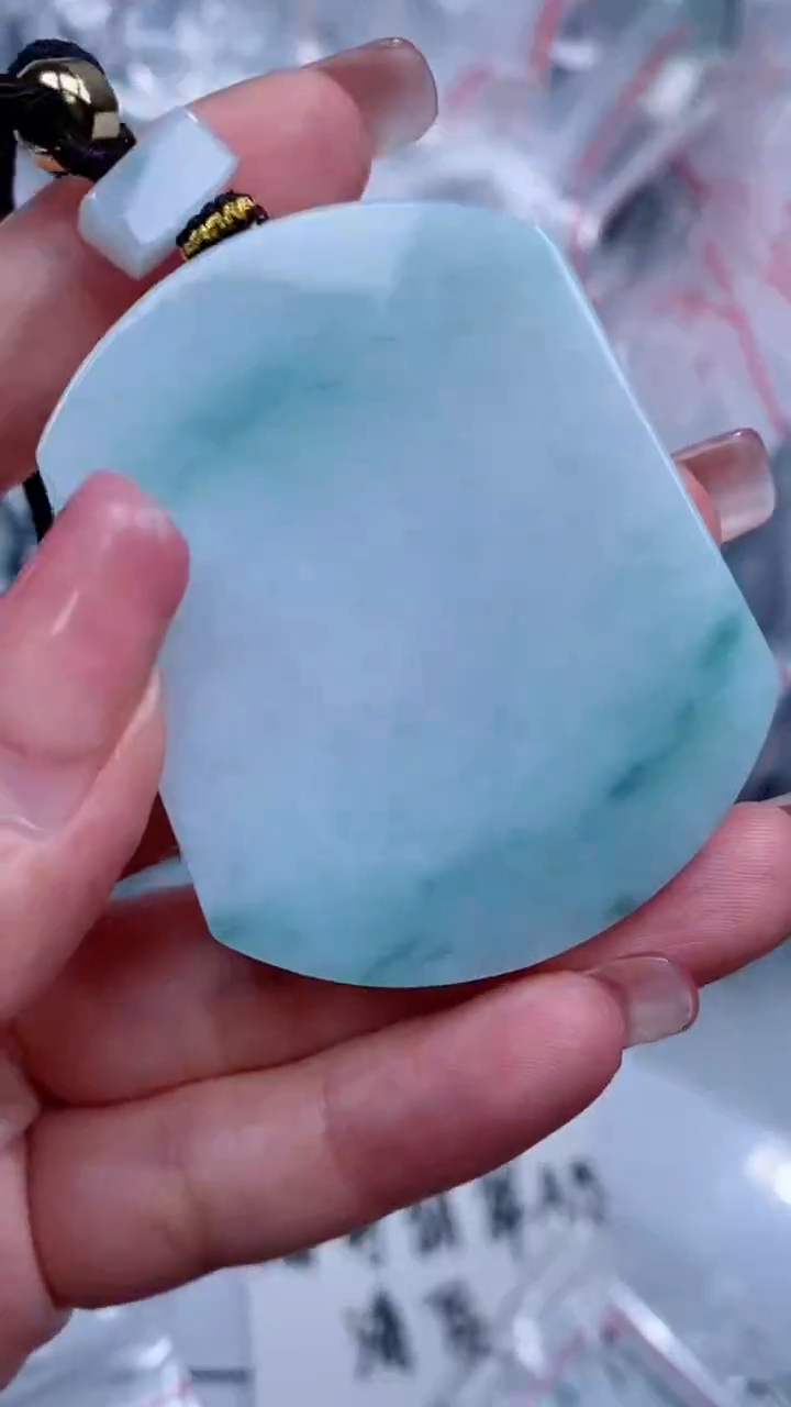 翡翠未镶嵌颈饰吊坠