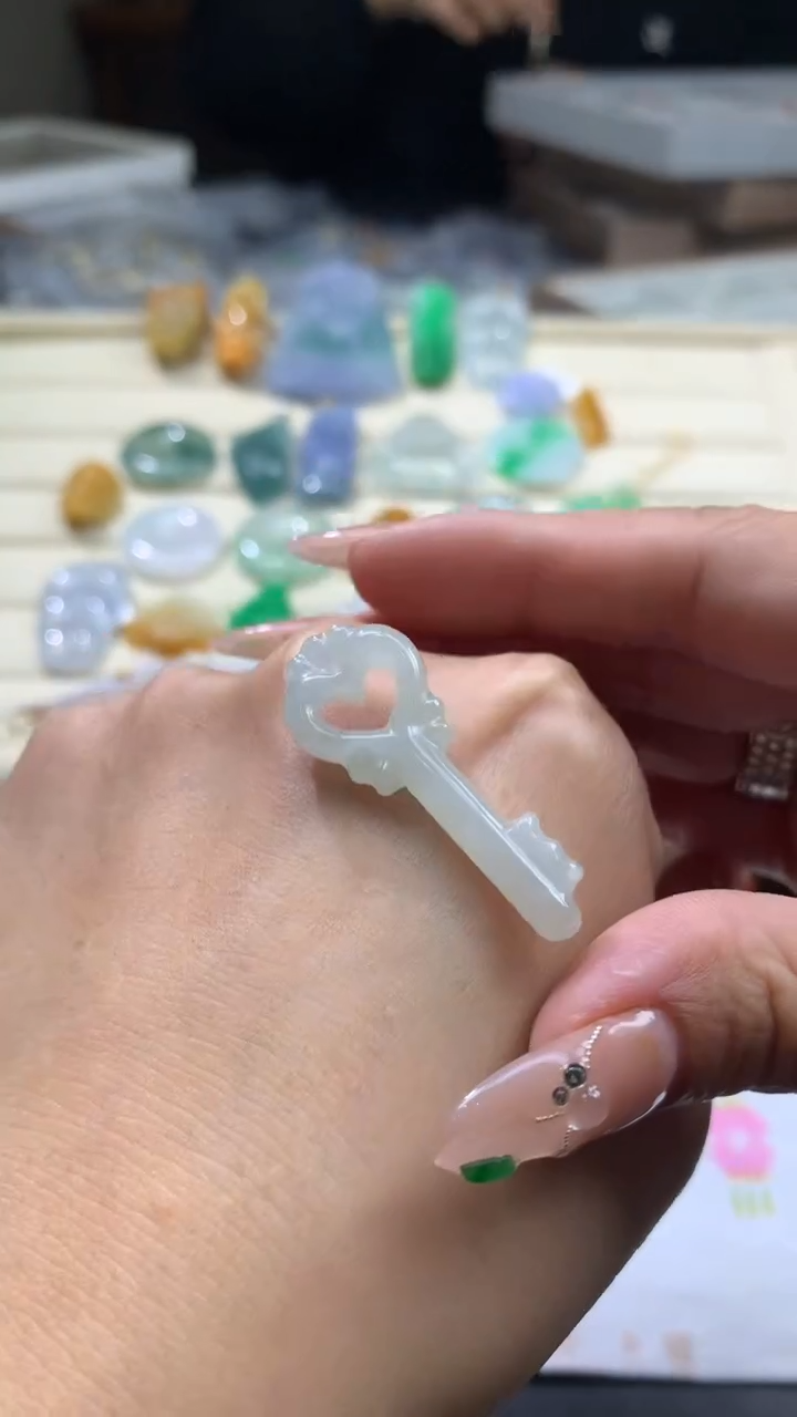 【闪购商品】定制翡翠未镶嵌翡翠