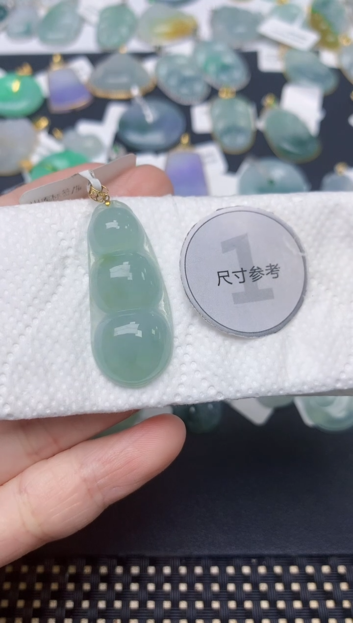 翡翠18K金镶嵌颈饰天然缅甸A货翡翠