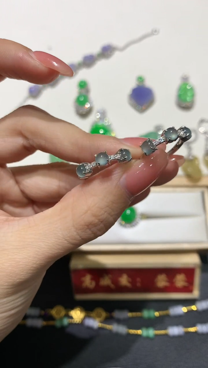 【闪购商品】翡翠吊坠(不含链)银S925镶嵌2多人多样性随机发货1件