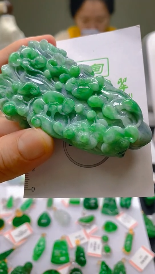 【闪购商品】翡翠颈饰未镶嵌新号开播，全场乱卖