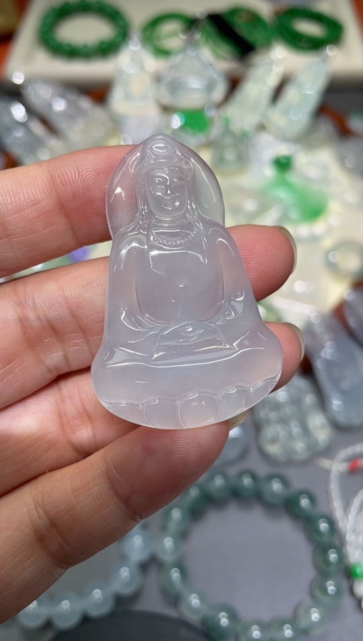 翡翠未镶嵌颈饰素衣