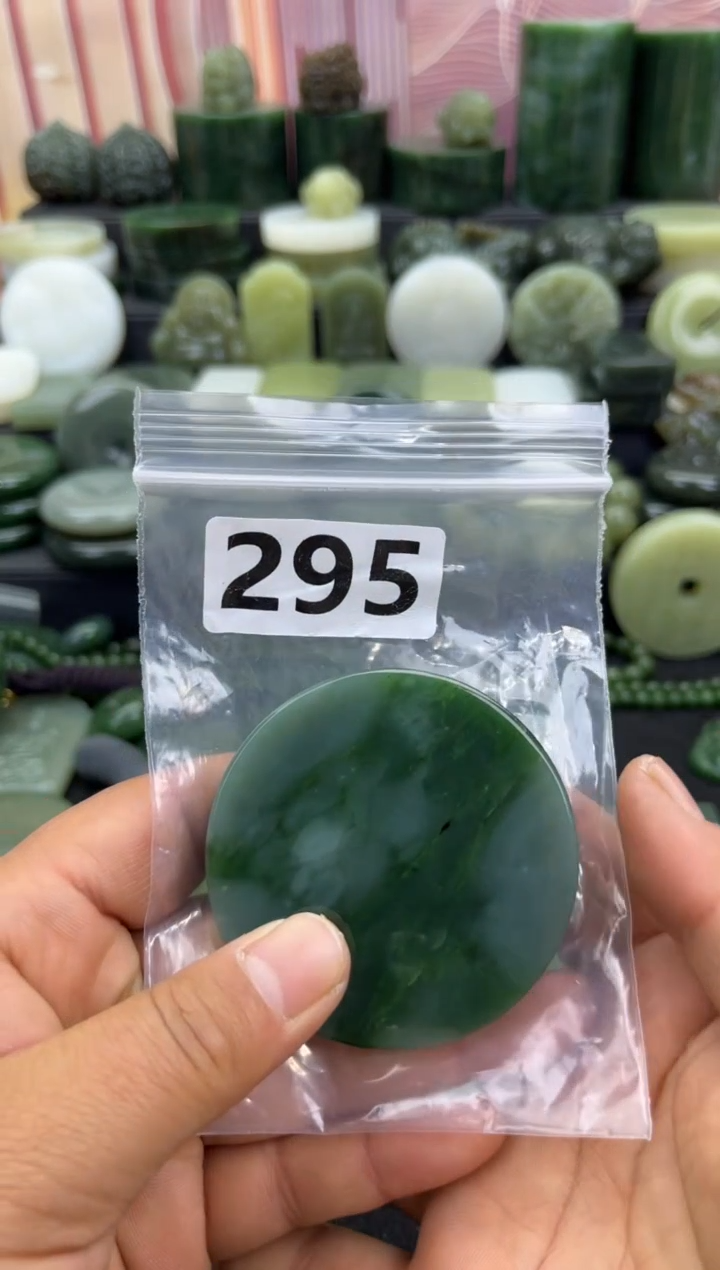 未镶嵌和田玉珠宝半成品镯芯