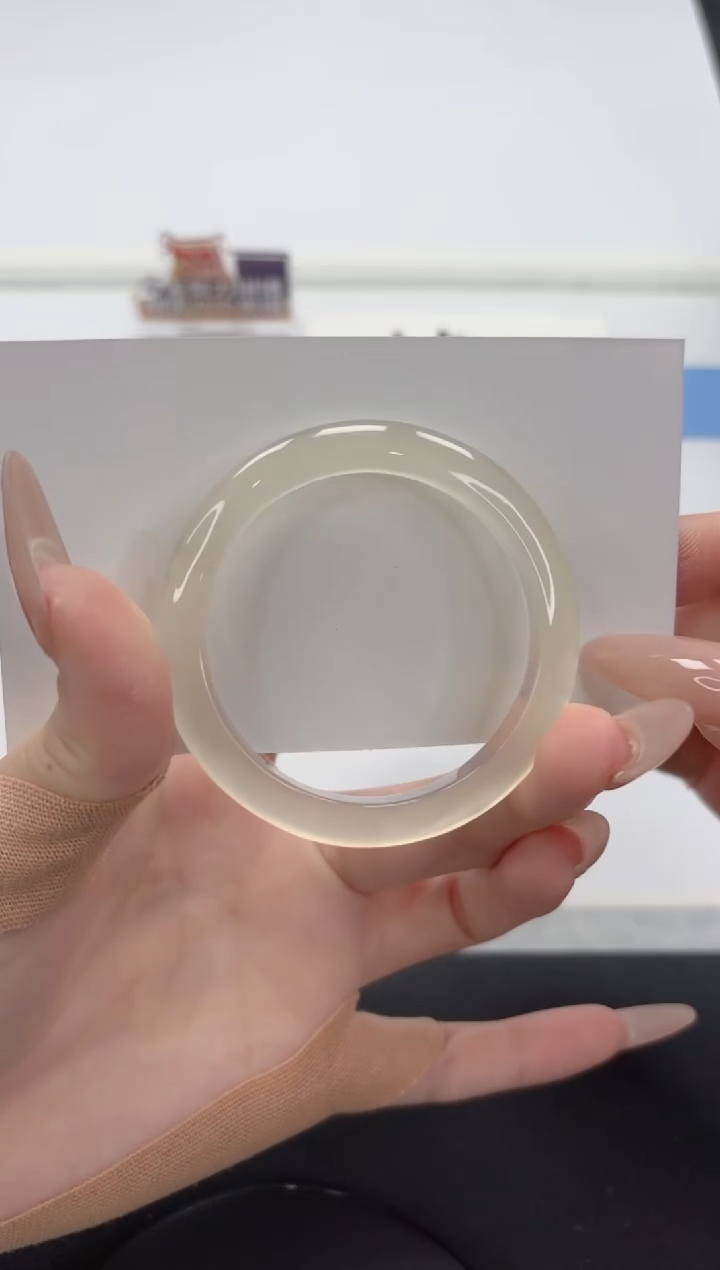 【闪购商品】石英质玉手镯未镶嵌A37-47