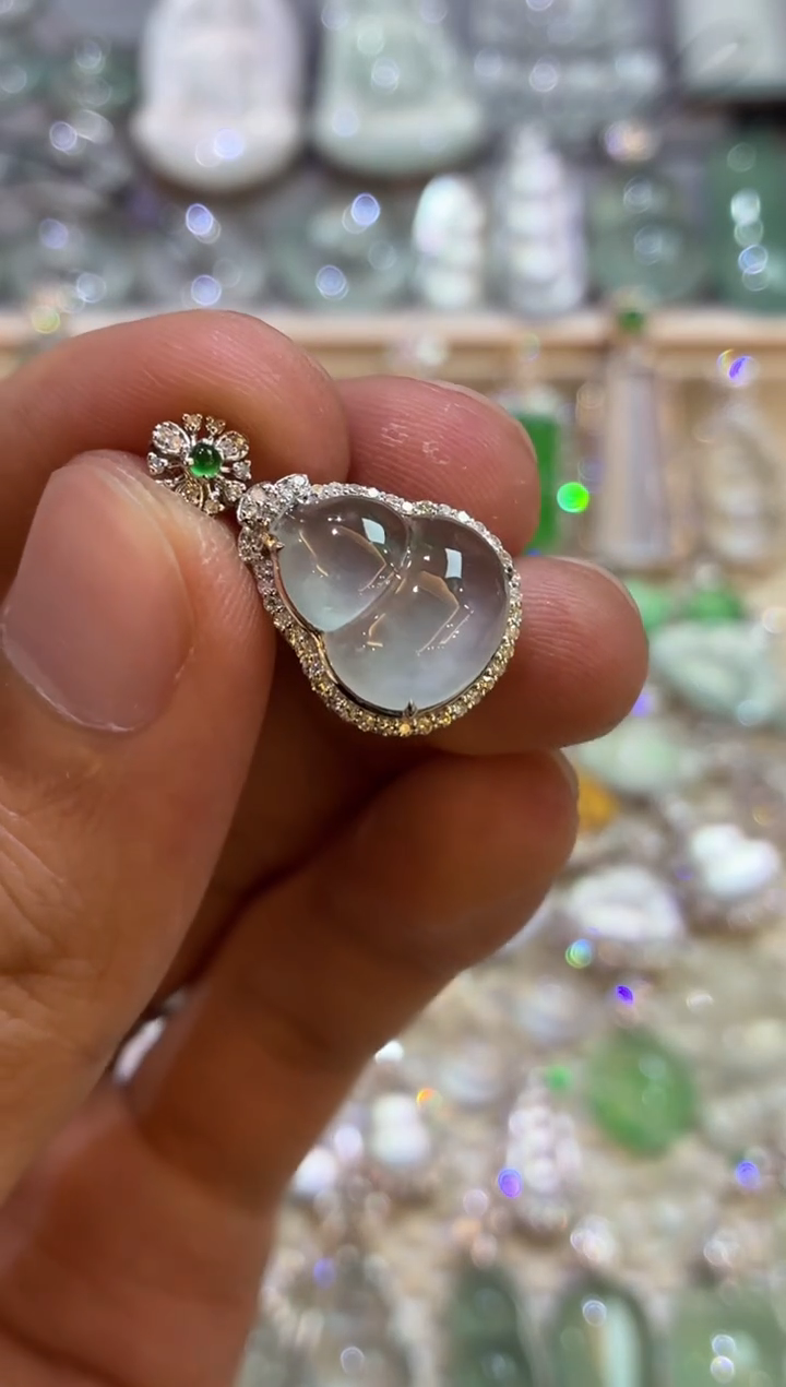 吊坠(不含链)18K金镶嵌翡翠葫芦