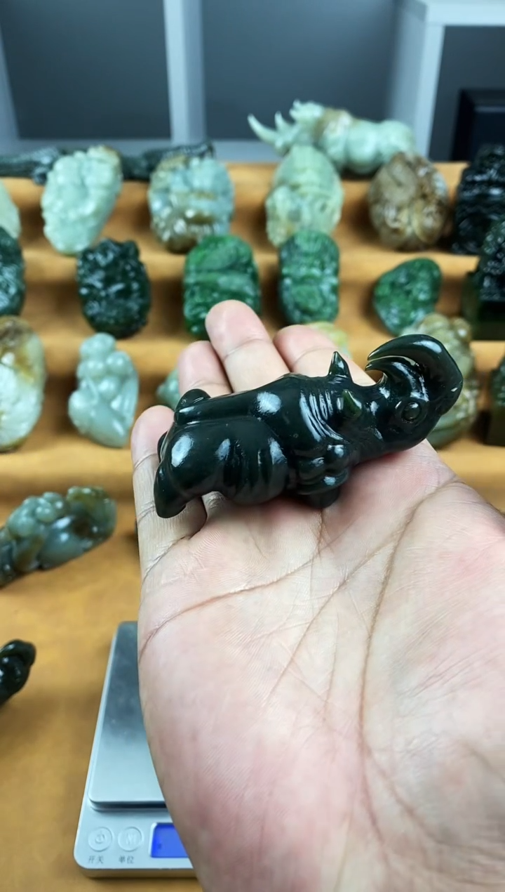 未镶嵌和田玉把件1