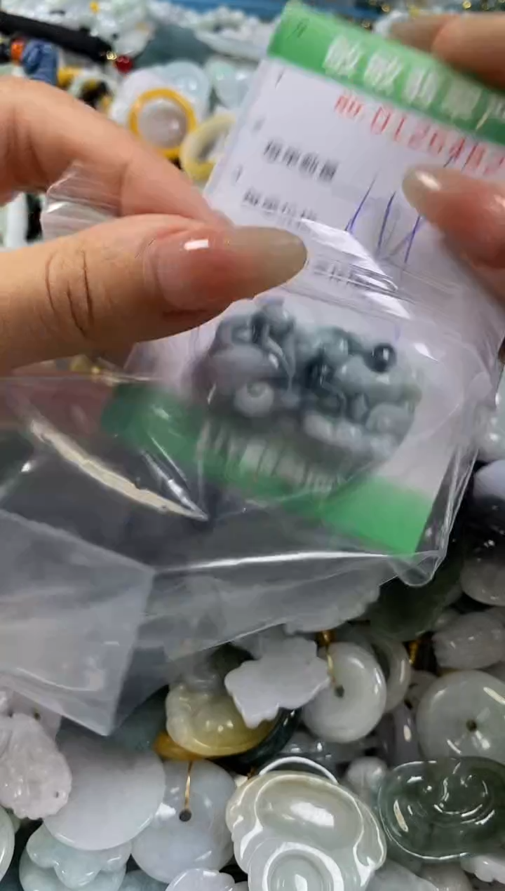 【闪购商品】翡翠颈饰未镶嵌闪购0126482