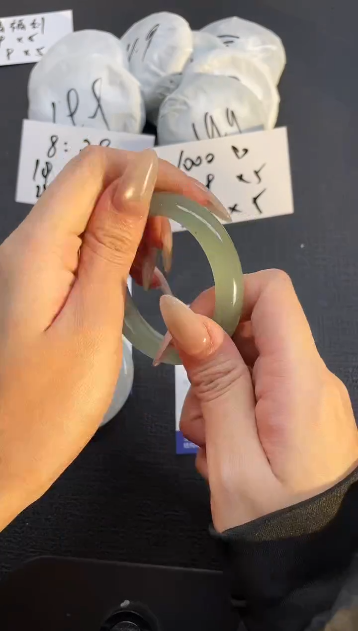 未镶嵌手镯石英质玉21-53