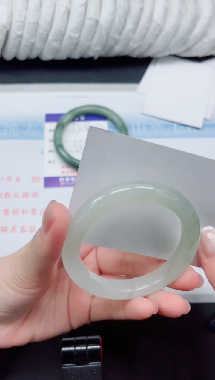 【闪购商品】石英质玉手镯未镶嵌335#55.6