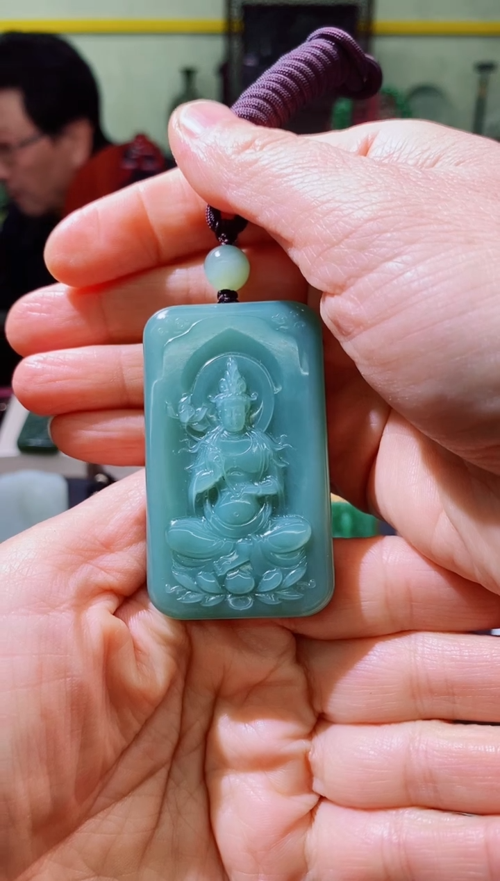 吊坠(不含链)未镶嵌和田玉（碧玉）c****5和田玉碧玉观音挂件