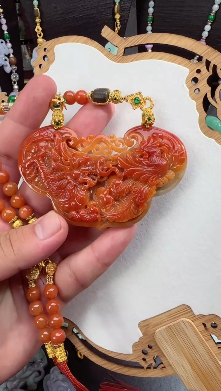 翡翠未镶嵌颈饰灵*姐吊坠