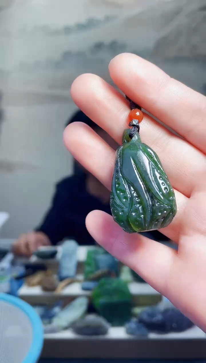 颈饰未镶嵌和田玉1