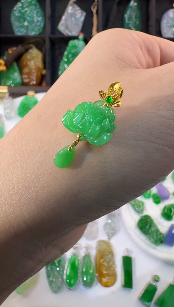 颈饰18K金镶嵌翡翠缅甸A货翡翠