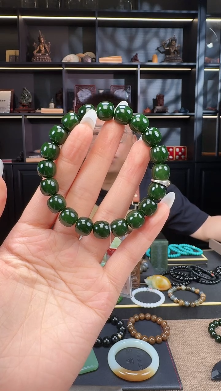 和田玉未镶嵌颈饰11mm碧玉老型手串