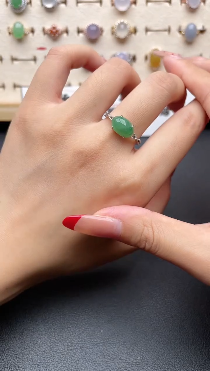 【闪购商品】翡翠戒指银S925镶嵌一物一证一礼盒