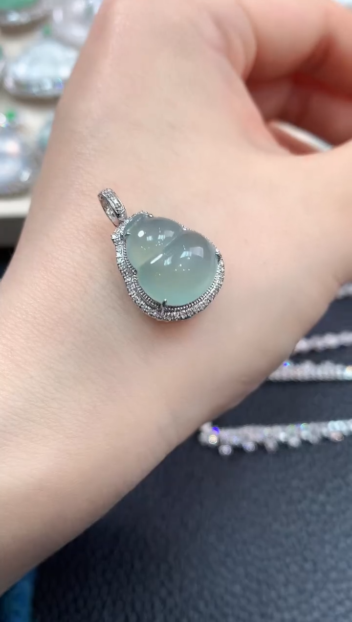 【闪购商品】翡翠颈饰18K金镶嵌B21   