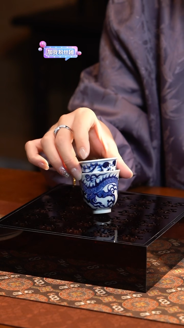 【闪购商品】L元真临古龙纹或者鱼藻铃铛杯随机发两个