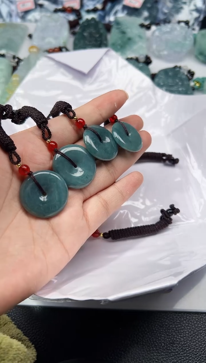 【闪购商品】翡翠挂件未镶嵌吊坠多样性发一件