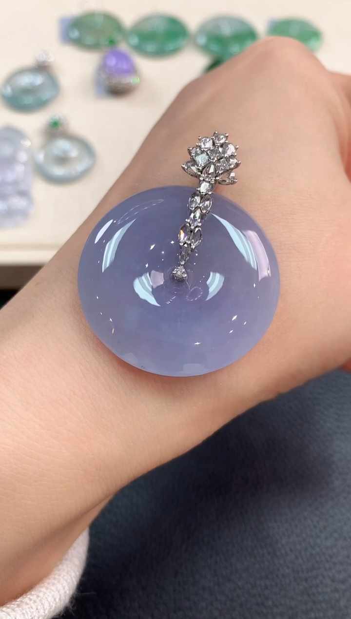 【闪购商品】翡翠吊坠(不含链)18K金镶嵌b129有色差