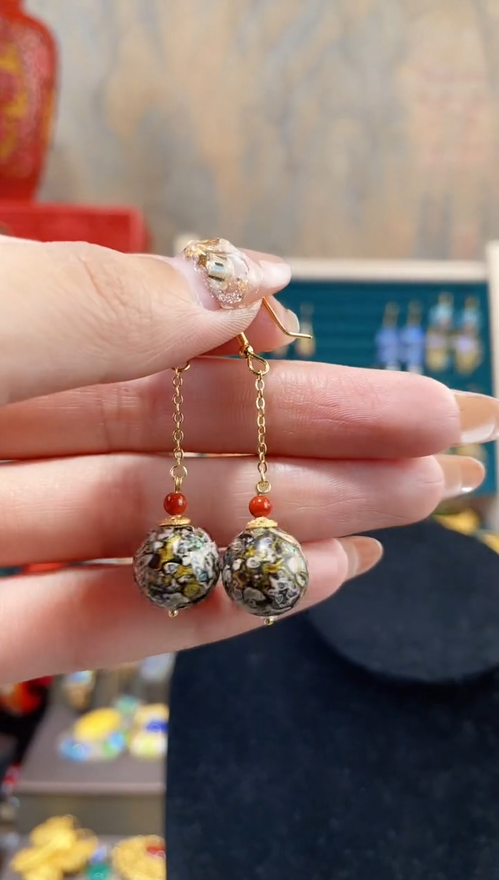 【闪购商品】非遗犀皮漆精品小耳环米黑