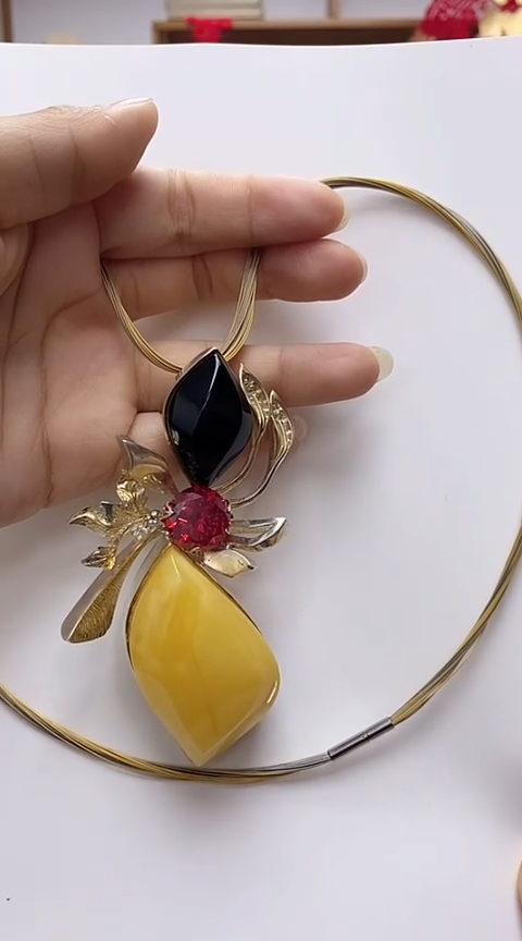 【闪购商品】琥珀裸石银S925镶嵌蜜蜡吊坠