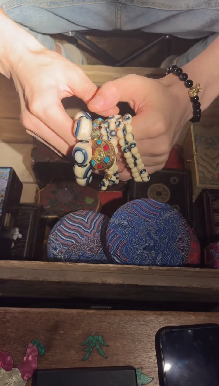 【闪购商品】【闪购商品】黑白手串和小平安扣项链