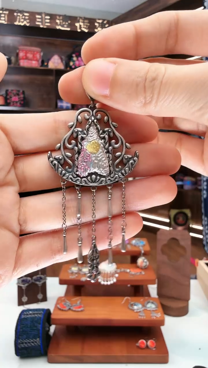 【闪购商品】织绣136蚩梦苗族古绣