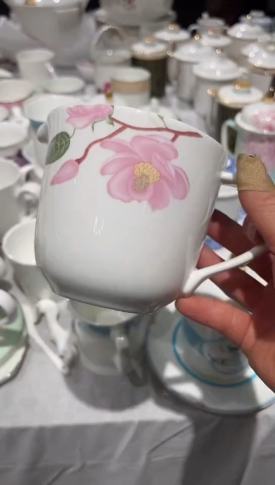 瓷奶杯1个隆达骨瓷