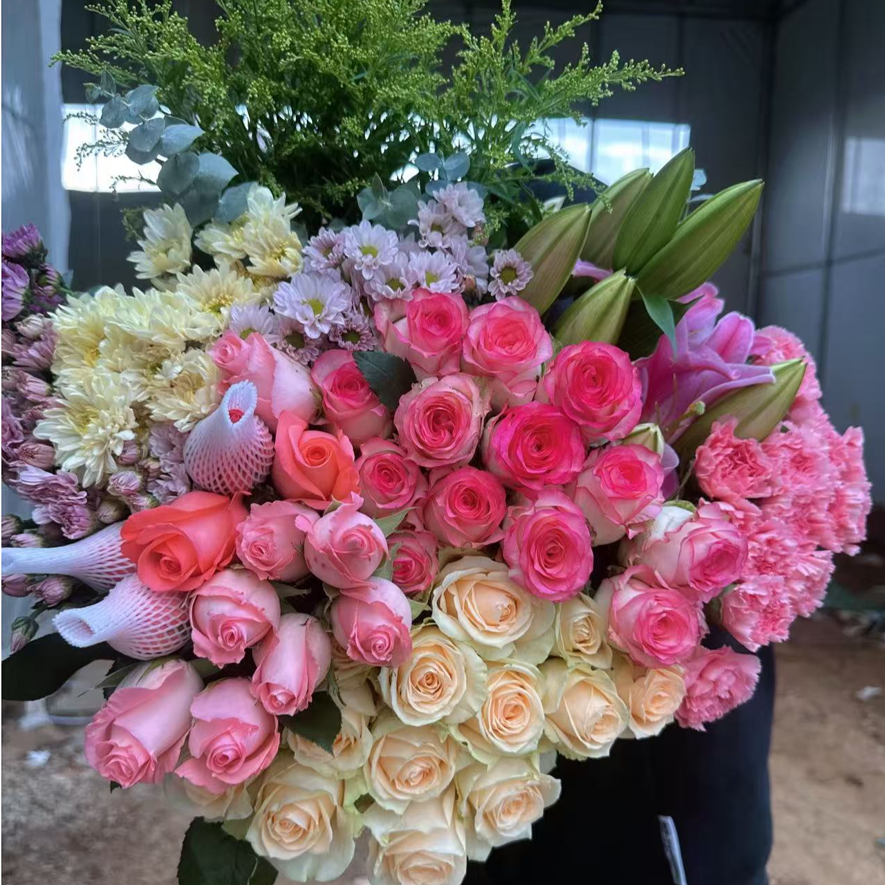 【爆款福利】粉玫瑰+艾莎+香槟+香水百合+康乃馨+橙芭比+配草 