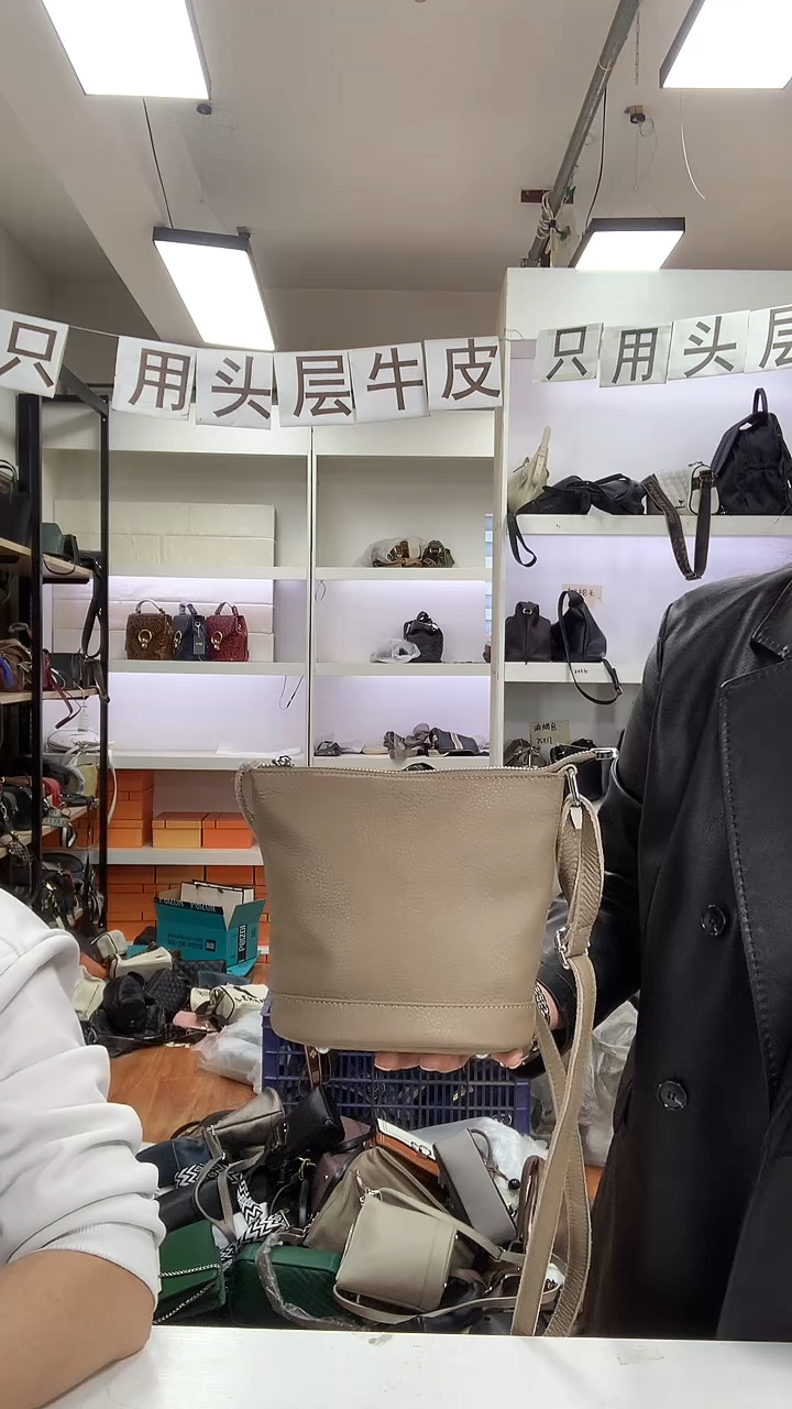 头层牛皮清货真皮 新水桶卡其